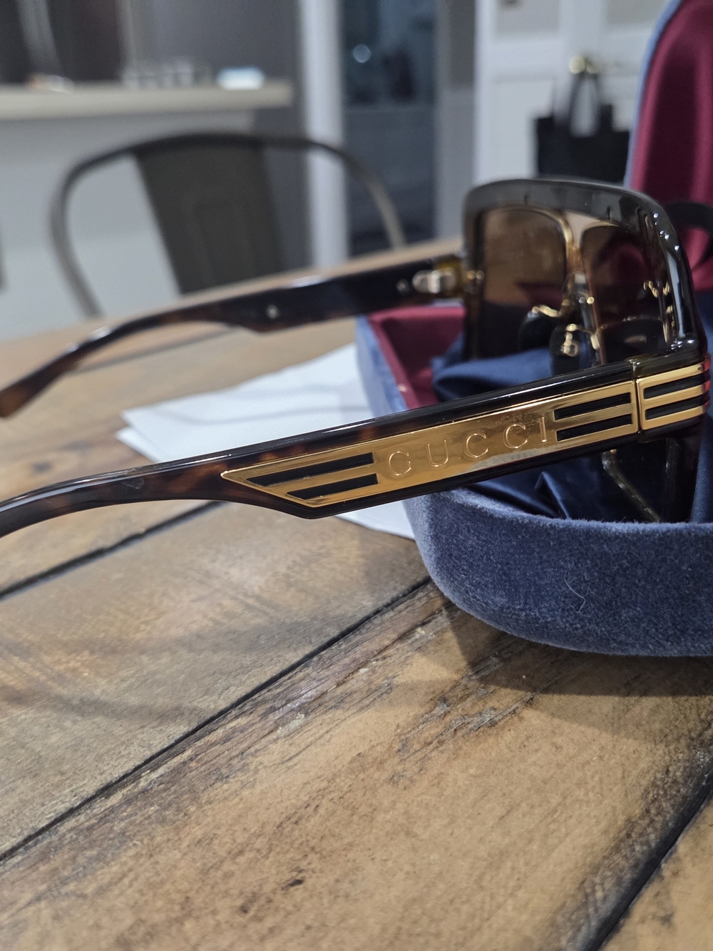 Gucci Black and Gold Logo Sunglasses - Picture 3 of 5